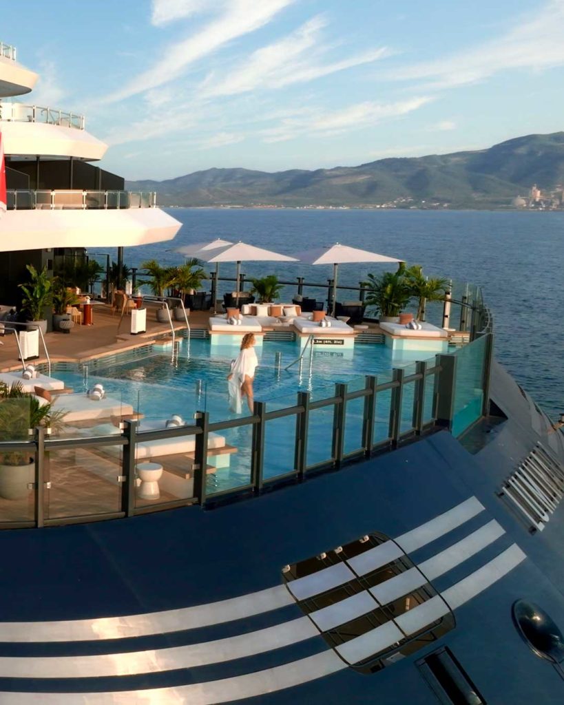 Luminara: the luxury superyacht
